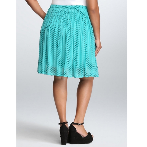 Torrid Turquoise Pleated Polka Dot Skater Skirt - Picture 3 of 7